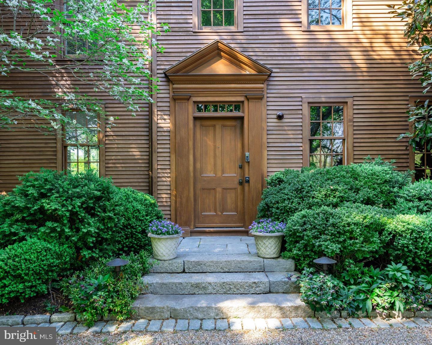6400 GEORGETOWN PIKE, MCLEAN, Virginia 22101, 6 Bedrooms Bedrooms, ,7 BathroomsBathrooms,Residential,For sale,6400 GEORGETOWN PIKE,VAFX2239780 MLS # VAFX2239780