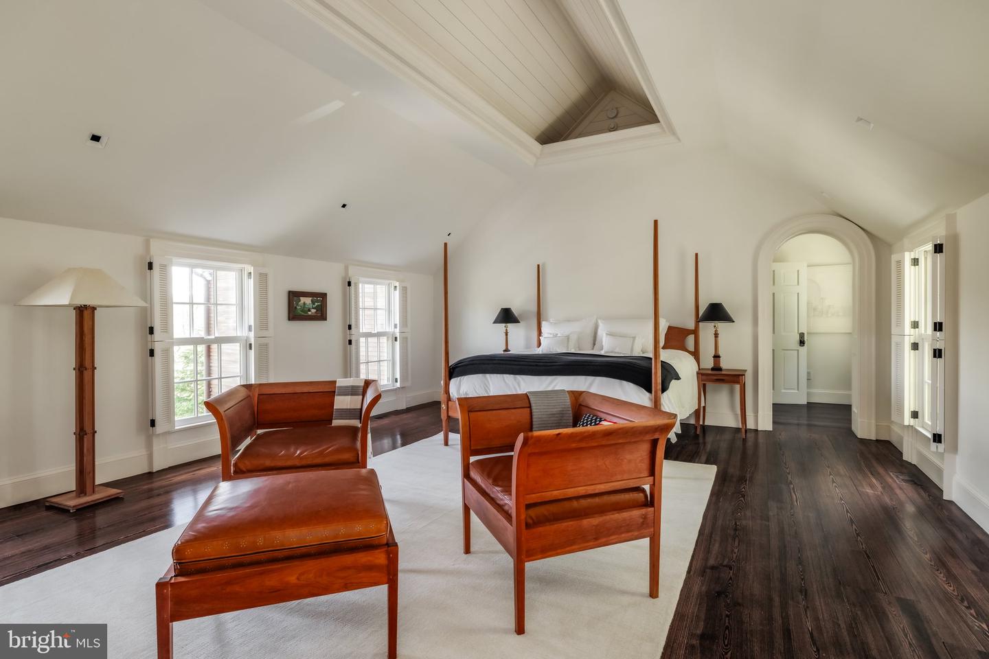 6400 GEORGETOWN PIKE, MCLEAN, Virginia 22101, 6 Bedrooms Bedrooms, ,7 BathroomsBathrooms,Residential,For sale,6400 GEORGETOWN PIKE,VAFX2239780 MLS # VAFX2239780