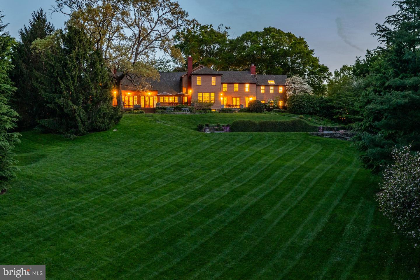6400 GEORGETOWN PIKE, MCLEAN, Virginia 22101, 6 Bedrooms Bedrooms, ,7 BathroomsBathrooms,Residential,For sale,6400 GEORGETOWN PIKE,VAFX2239780 MLS # VAFX2239780