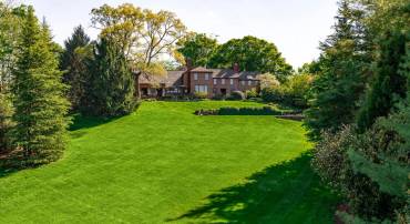 6400 GEORGETOWN PIKE, MCLEAN, Virginia 22101, 6 Bedrooms Bedrooms, ,7 BathroomsBathrooms,Residential,For sale,6400 GEORGETOWN PIKE,VAFX2239780 MLS # VAFX2239780