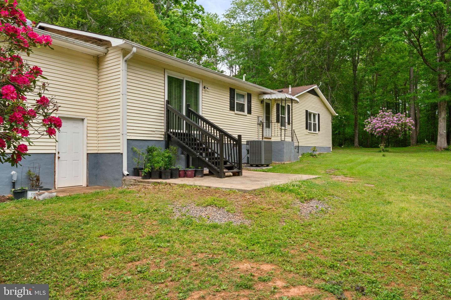 141 MEADOWS RD, FREDERICKSBURG, Virginia 22406, 5 Bedrooms Bedrooms, ,3 BathroomsBathrooms,Residential,For sale,141 MEADOWS RD,VAST2038718 MLS # VAST2038718