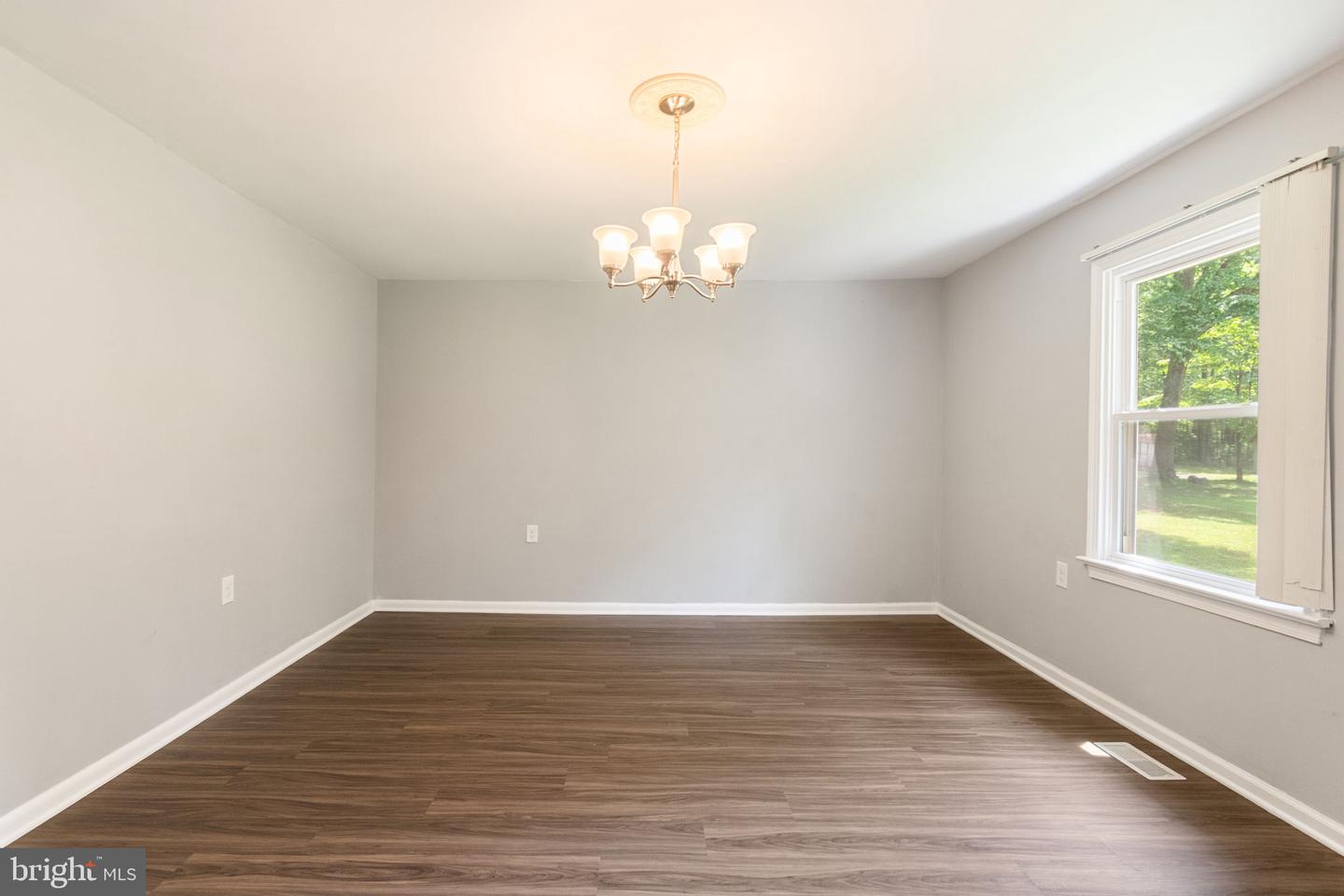 141 MEADOWS RD, FREDERICKSBURG, Virginia 22406, 5 Bedrooms Bedrooms, ,3 BathroomsBathrooms,Residential,For sale,141 MEADOWS RD,VAST2038718 MLS # VAST2038718