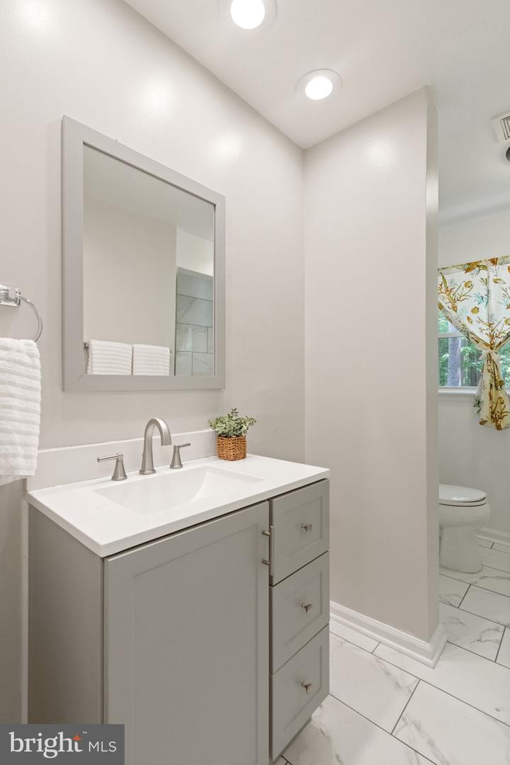 141 MEADOWS RD, FREDERICKSBURG, Virginia 22406, 5 Bedrooms Bedrooms, ,3 BathroomsBathrooms,Residential,For sale,141 MEADOWS RD,VAST2038718 MLS # VAST2038718