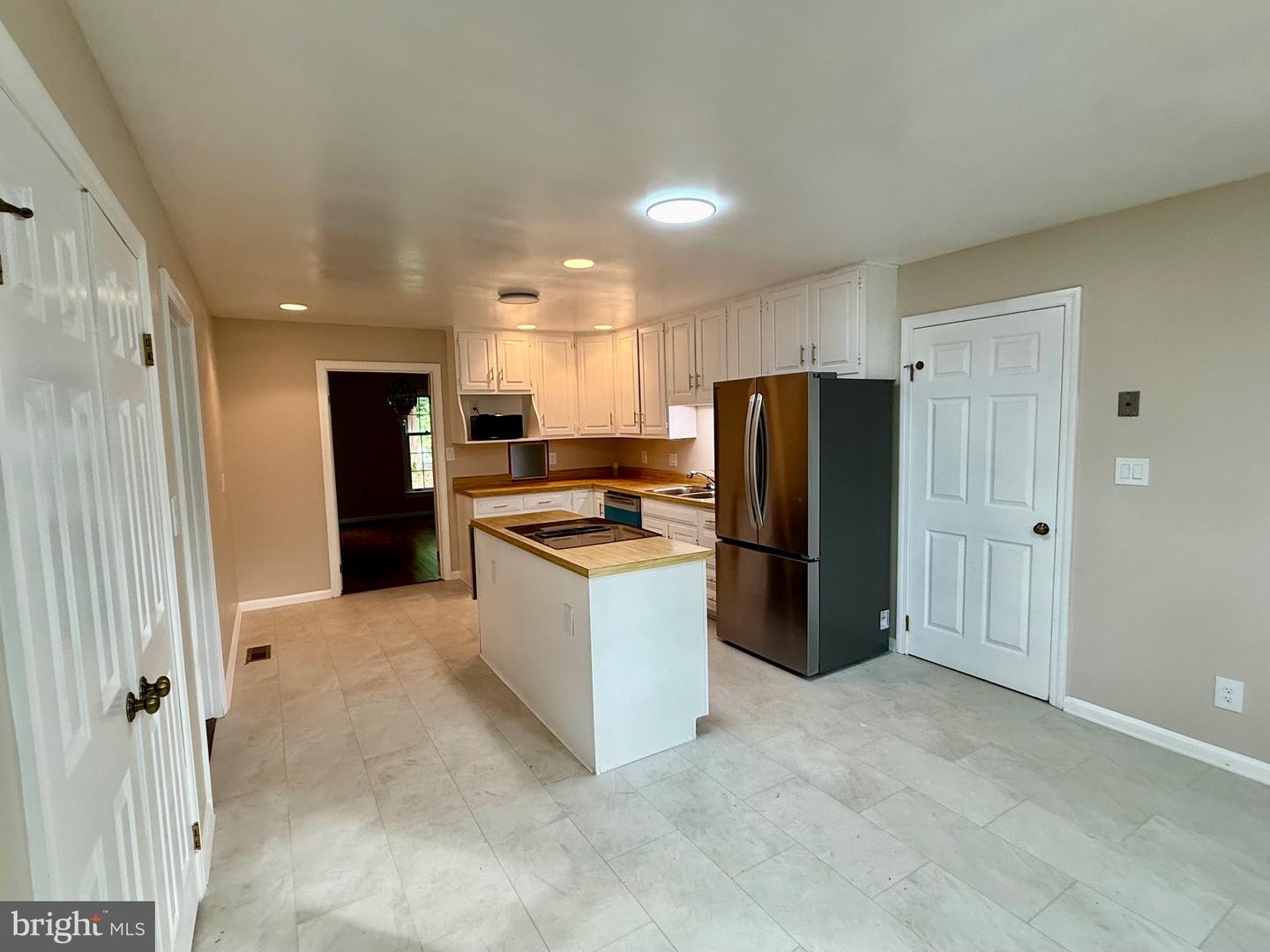 9517 FERRY HARBOUR CT, ALEXANDRIA, Virginia 22309, 4 Bedrooms Bedrooms, ,2 BathroomsBathrooms,Residential,For sale,9517 FERRY HARBOUR CT,VAFX2240160 MLS # VAFX2240160