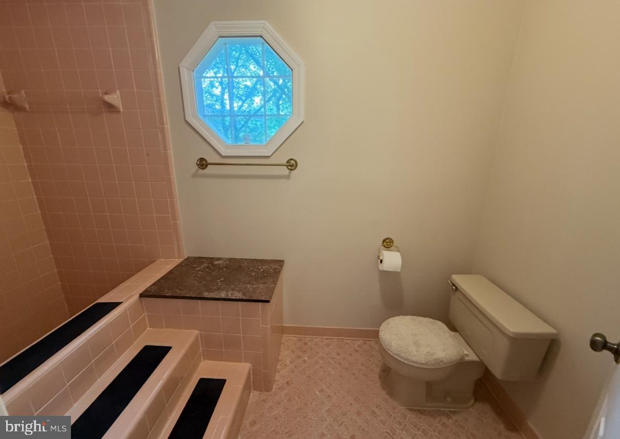 9517 FERRY HARBOUR CT, ALEXANDRIA, Virginia 22309, 4 Bedrooms Bedrooms, ,2 BathroomsBathrooms,Residential,For sale,9517 FERRY HARBOUR CT,VAFX2240160 MLS # VAFX2240160