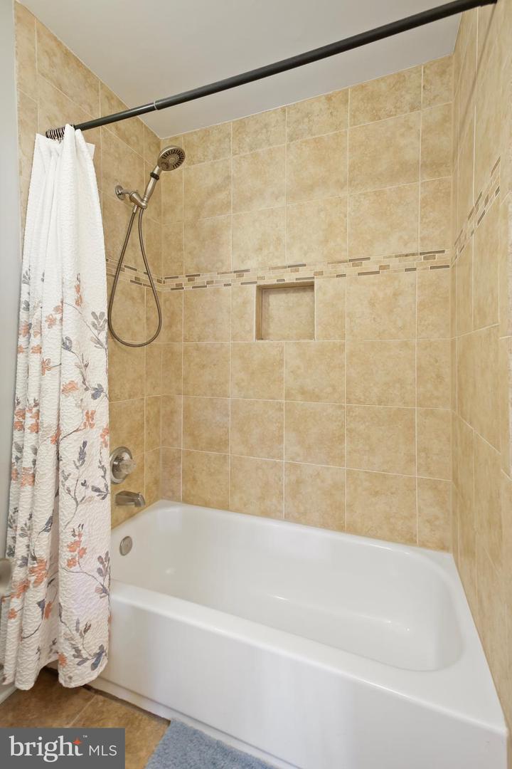 4263 SLEEPY LAKE DRIVE, FAIRFAX, Virginia 22033, 3 Bedrooms Bedrooms, ,2 BathroomsBathrooms,Residential,For sale,4263 SLEEPY LAKE DRIVE,VAFX2239816 MLS # VAFX2239816