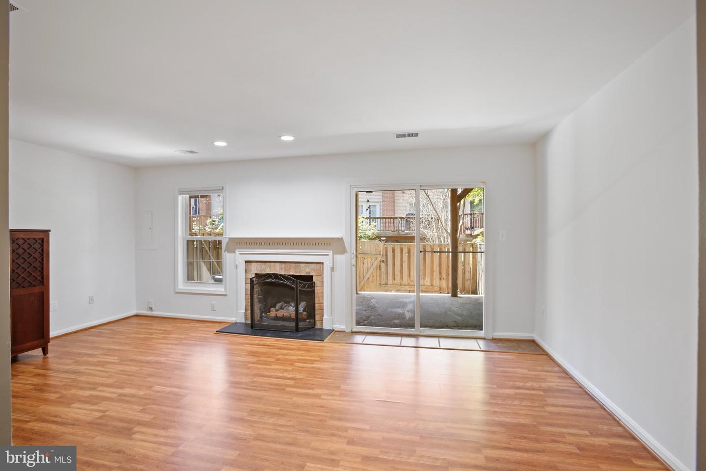 4263 SLEEPY LAKE DRIVE, FAIRFAX, Virginia 22033, 3 Bedrooms Bedrooms, ,2 BathroomsBathrooms,Residential,For sale,4263 SLEEPY LAKE DRIVE,VAFX2239816 MLS # VAFX2239816