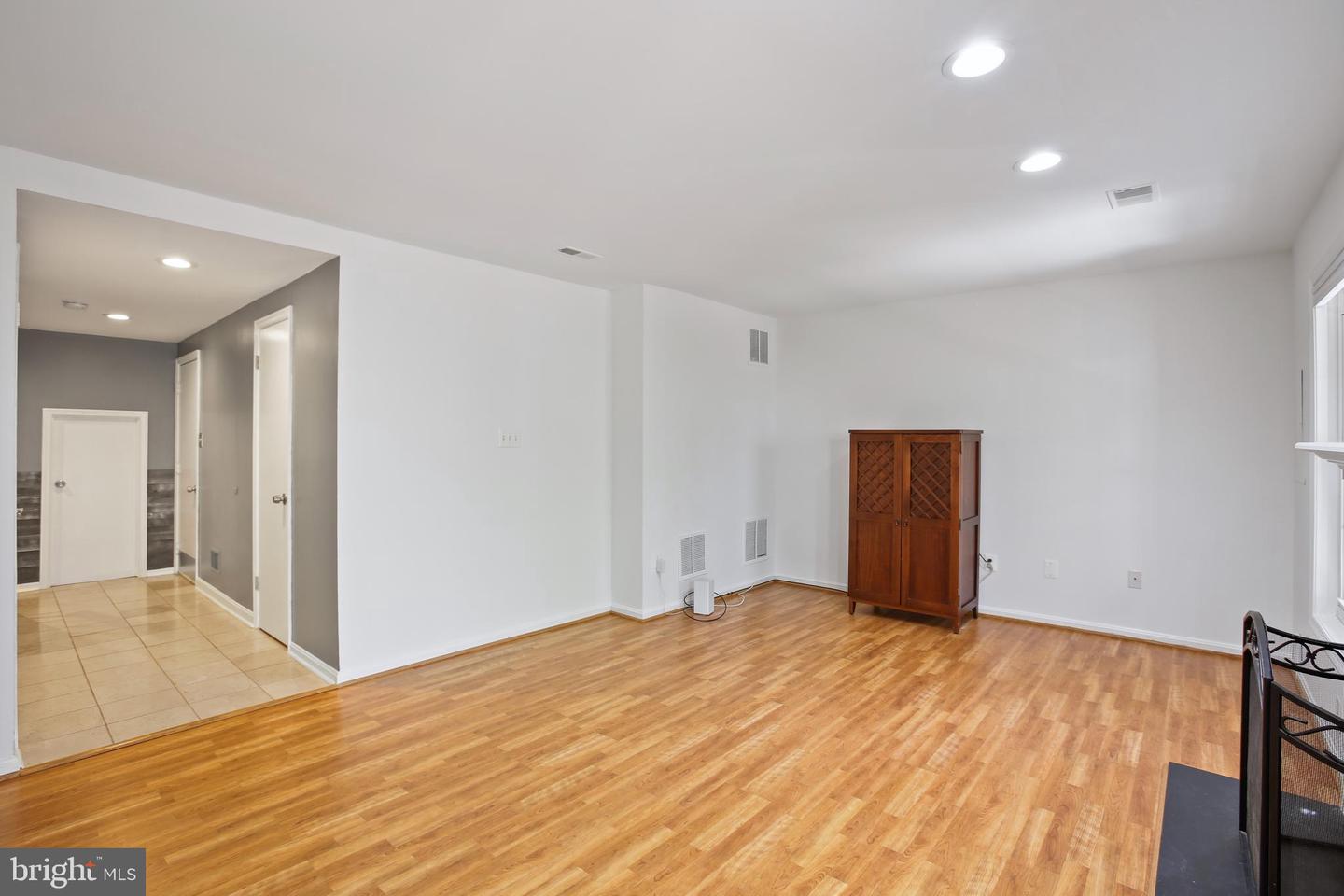 4263 SLEEPY LAKE DRIVE, FAIRFAX, Virginia 22033, 3 Bedrooms Bedrooms, ,2 BathroomsBathrooms,Residential,For sale,4263 SLEEPY LAKE DRIVE,VAFX2239816 MLS # VAFX2239816