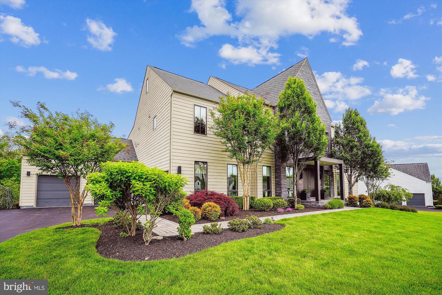 23022 LAVENDER VALLEY CT, ASHBURN, Virginia 20148, 6 Bedrooms Bedrooms, ,6 BathroomsBathrooms,Residential,For sale,23022 LAVENDER VALLEY CT,VALO2096052 MLS # VALO2096052