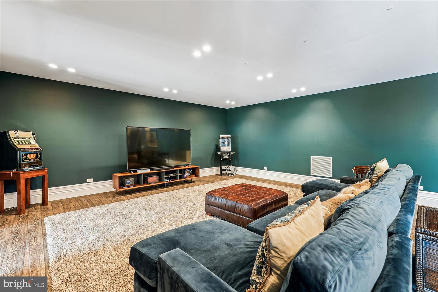 23022 LAVENDER VALLEY CT, ASHBURN, Virginia 20148, 6 Bedrooms Bedrooms, ,6 BathroomsBathrooms,Residential,For sale,23022 LAVENDER VALLEY CT,VALO2096052 MLS # VALO2096052