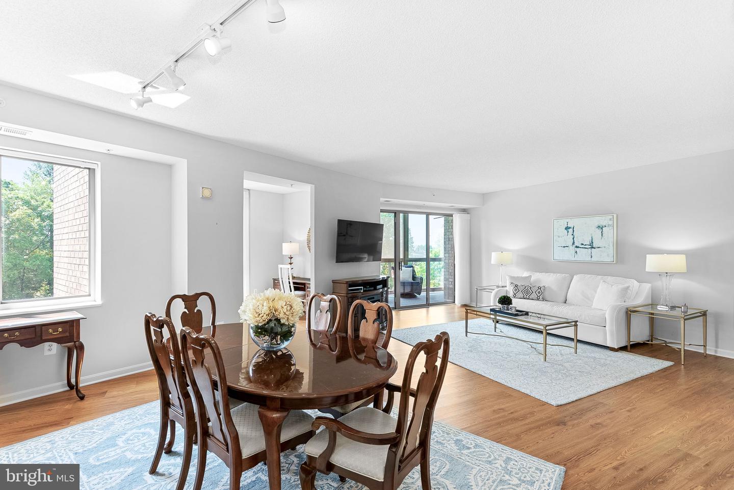 19355 CYPRESS RIDGE TER #521, LEESBURG, Virginia 20176, 2 Bedrooms Bedrooms, ,2 BathroomsBathrooms,Residential,For sale,19355 CYPRESS RIDGE TER #521,VALO2096066 MLS # VALO2096066