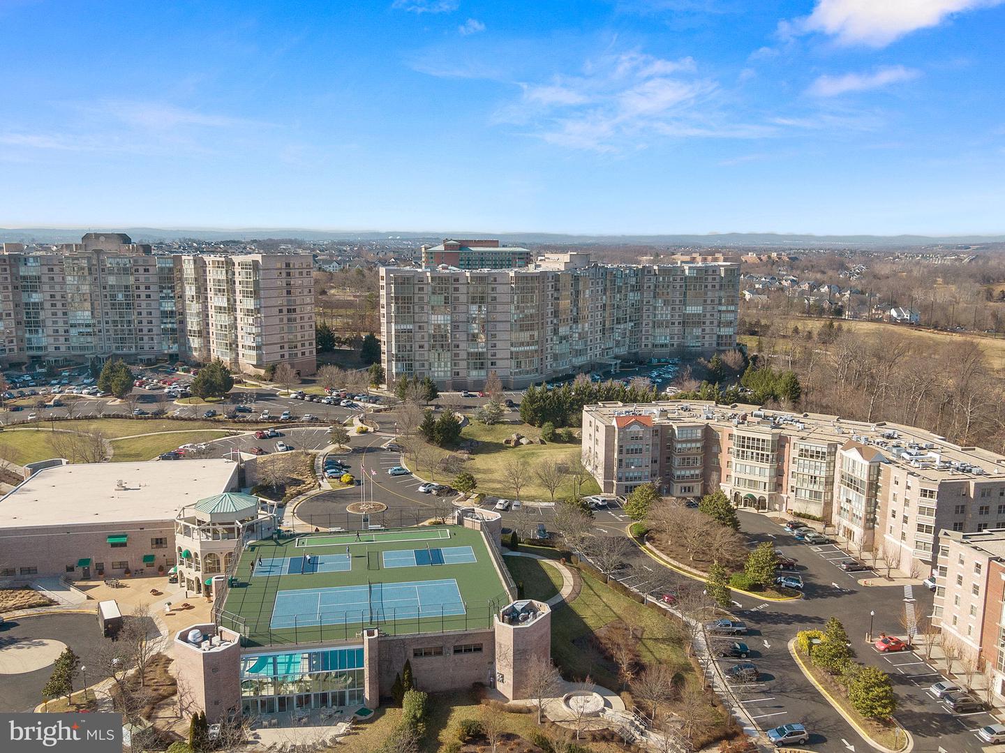 19355 CYPRESS RIDGE TER #521, LEESBURG, Virginia 20176, 2 Bedrooms Bedrooms, ,2 BathroomsBathrooms,Residential,For sale,19355 CYPRESS RIDGE TER #521,VALO2096066 MLS # VALO2096066