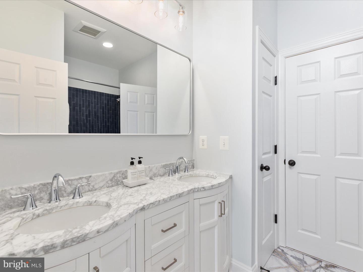 43213 BURNING TREE PL, LEESBURG, Virginia 20176, 6 Bedrooms Bedrooms, ,4 BathroomsBathrooms,Residential,For sale,43213 BURNING TREE PL,VALO2096170 MLS # VALO2096170