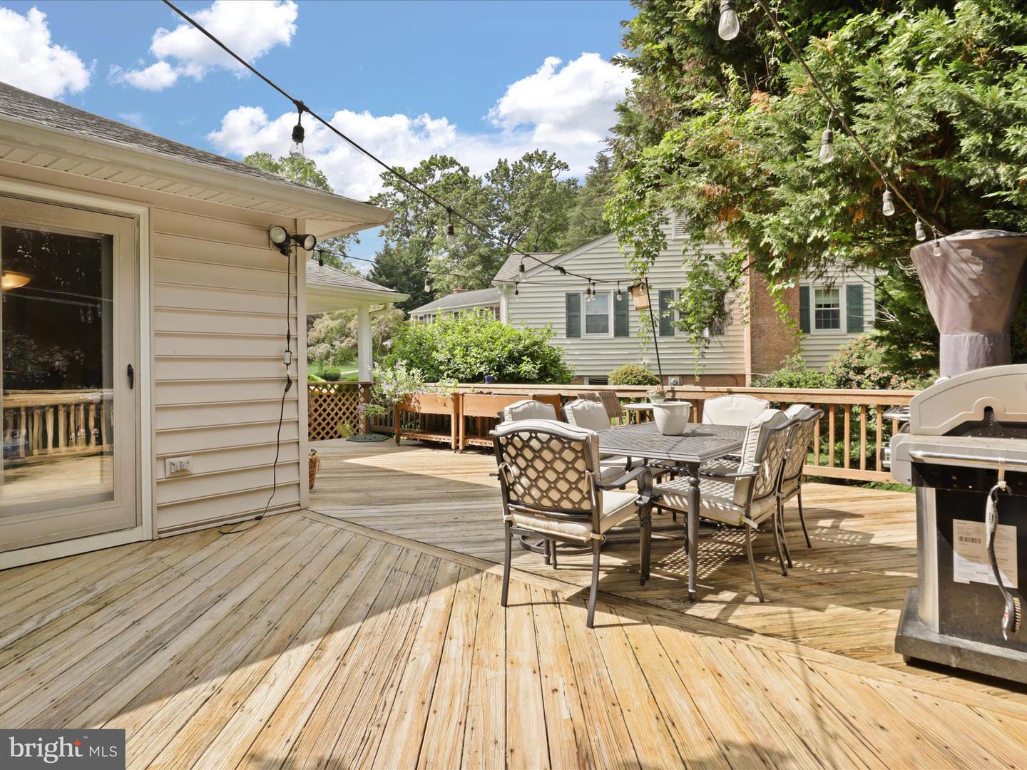 4412 WOODCHUCK CT, ANNANDALE, Virginia 22003, 5 Bedrooms Bedrooms, 10 Rooms Rooms,3 BathroomsBathrooms,Residential,For sale,4412 WOODCHUCK CT,VAFX2240298 MLS # VAFX2240298