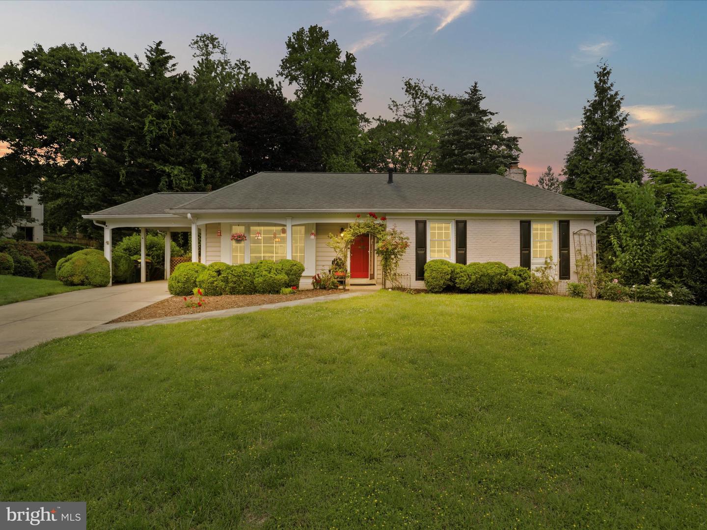 4412 WOODCHUCK CT, ANNANDALE, Virginia 22003, 5 Bedrooms Bedrooms, 10 Rooms Rooms,3 BathroomsBathrooms,Residential,For sale,4412 WOODCHUCK CT,VAFX2240298 MLS # VAFX2240298