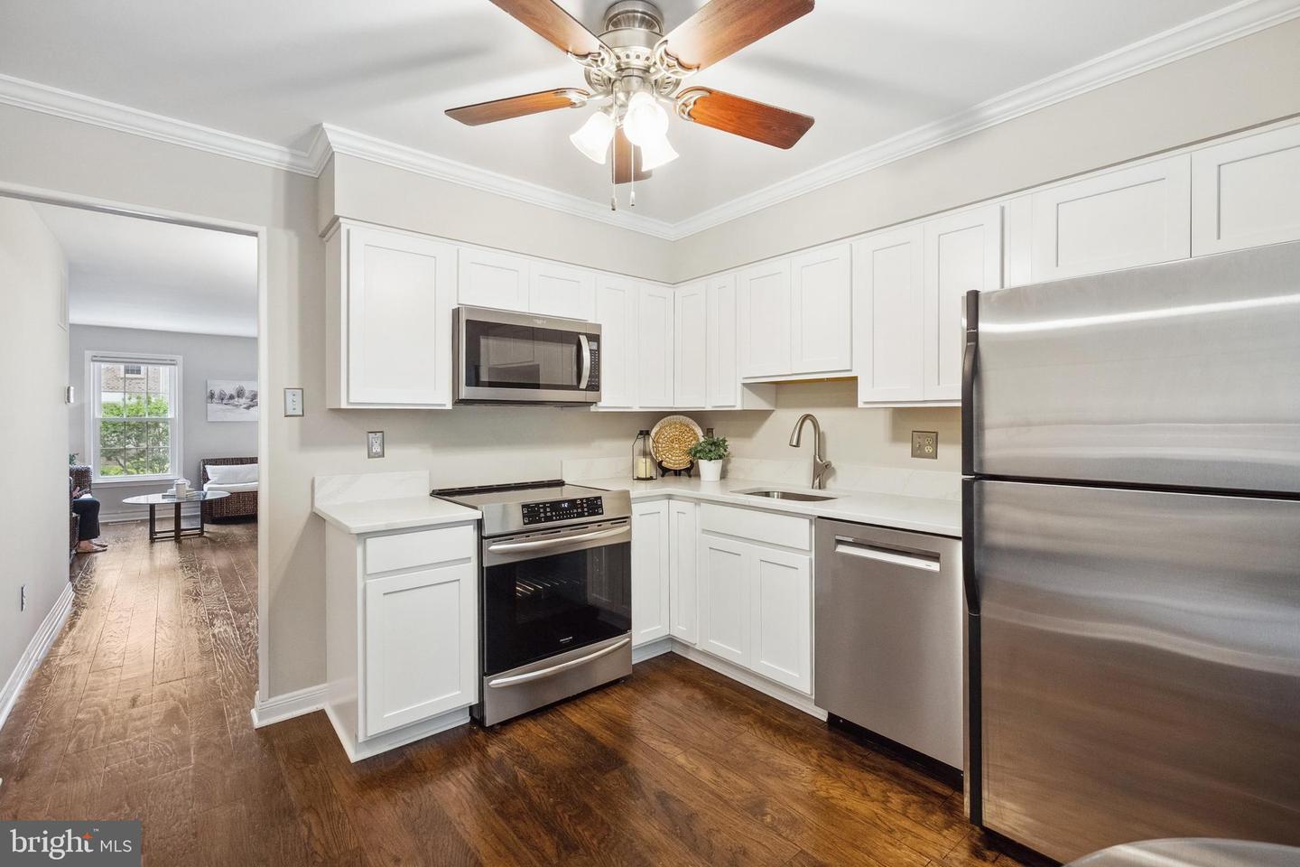 2945 WATERFORD CT, VIENNA, Virginia 22181, 4 Bedrooms Bedrooms, ,3 BathroomsBathrooms,Residential,For sale,2945 WATERFORD CT,VAFX2240338 MLS # VAFX2240338