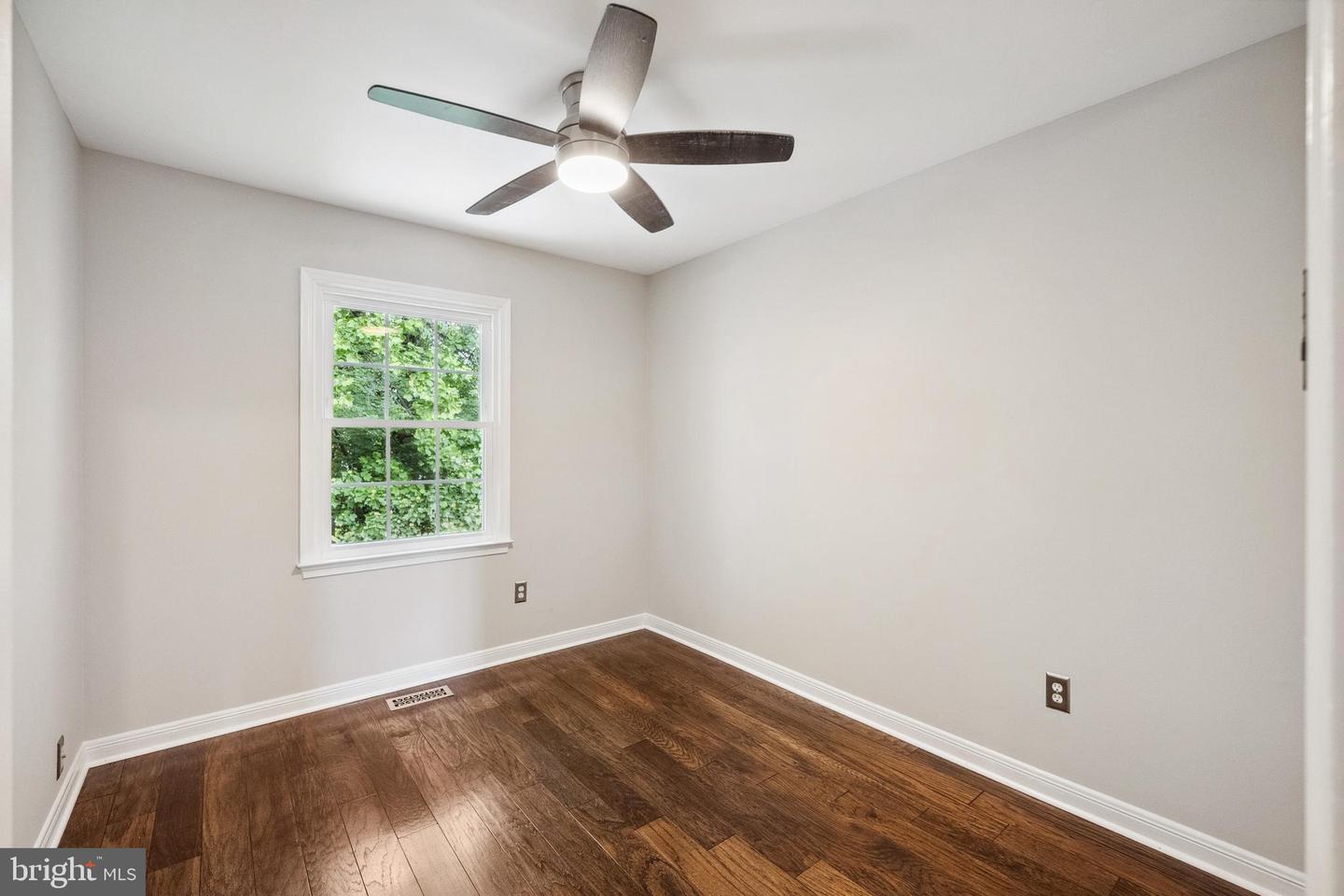 2945 WATERFORD CT, VIENNA, Virginia 22181, 4 Bedrooms Bedrooms, ,3 BathroomsBathrooms,Residential,For sale,2945 WATERFORD CT,VAFX2240338 MLS # VAFX2240338