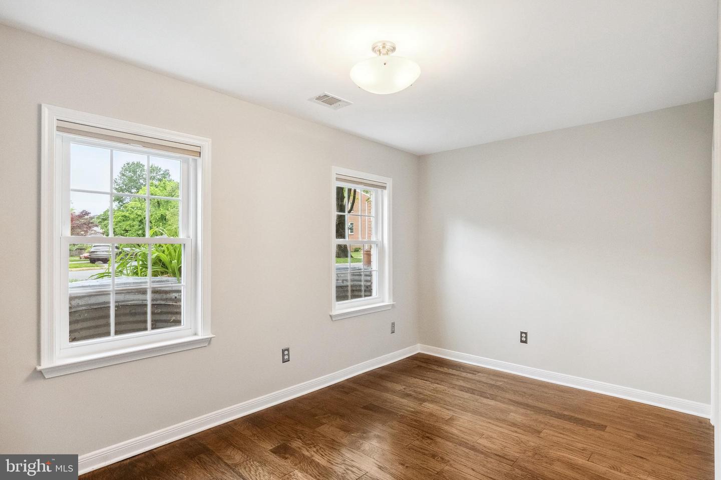 2945 WATERFORD CT, VIENNA, Virginia 22181, 4 Bedrooms Bedrooms, ,3 BathroomsBathrooms,Residential,For sale,2945 WATERFORD CT,VAFX2240338 MLS # VAFX2240338