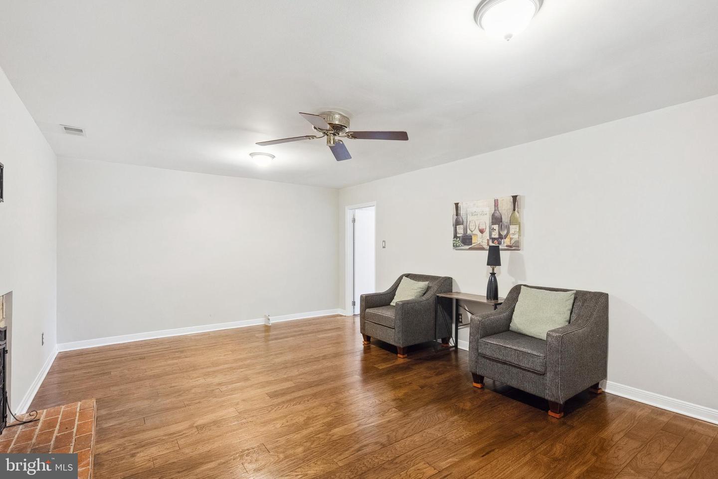 2945 WATERFORD CT, VIENNA, Virginia 22181, 4 Bedrooms Bedrooms, ,3 BathroomsBathrooms,Residential,For sale,2945 WATERFORD CT,VAFX2240338 MLS # VAFX2240338