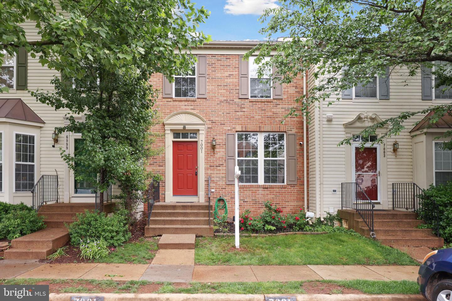 7001 MANAHOAC PL, GAINESVILLE, Virginia 20155, 3 Bedrooms Bedrooms, ,3 BathroomsBathrooms,Residential,For sale,7001 MANAHOAC PL,VAPW2094560 MLS # VAPW2094560