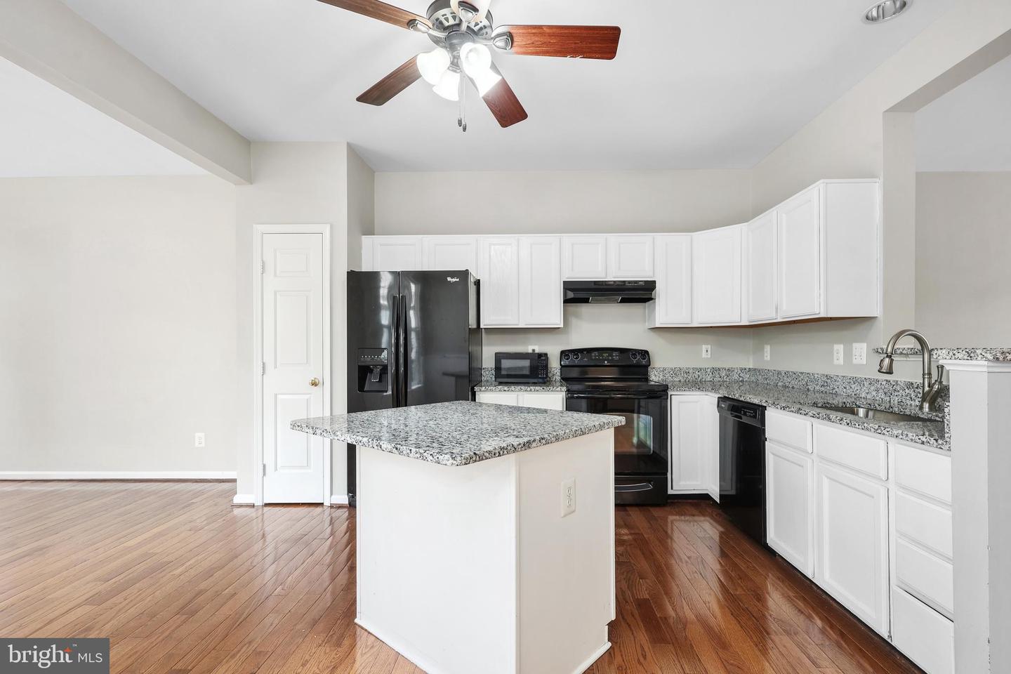 7001 MANAHOAC PL, GAINESVILLE, Virginia 20155, 3 Bedrooms Bedrooms, ,3 BathroomsBathrooms,Residential,For sale,7001 MANAHOAC PL,VAPW2094560 MLS # VAPW2094560