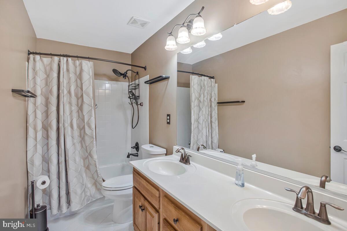 6427 OSPREY CT, WOODBRIDGE, Virginia 22192, 4 Bedrooms Bedrooms, ,3 BathroomsBathrooms,Residential,For sale,6427 OSPREY CT,VAPW2094544 MLS # VAPW2094544