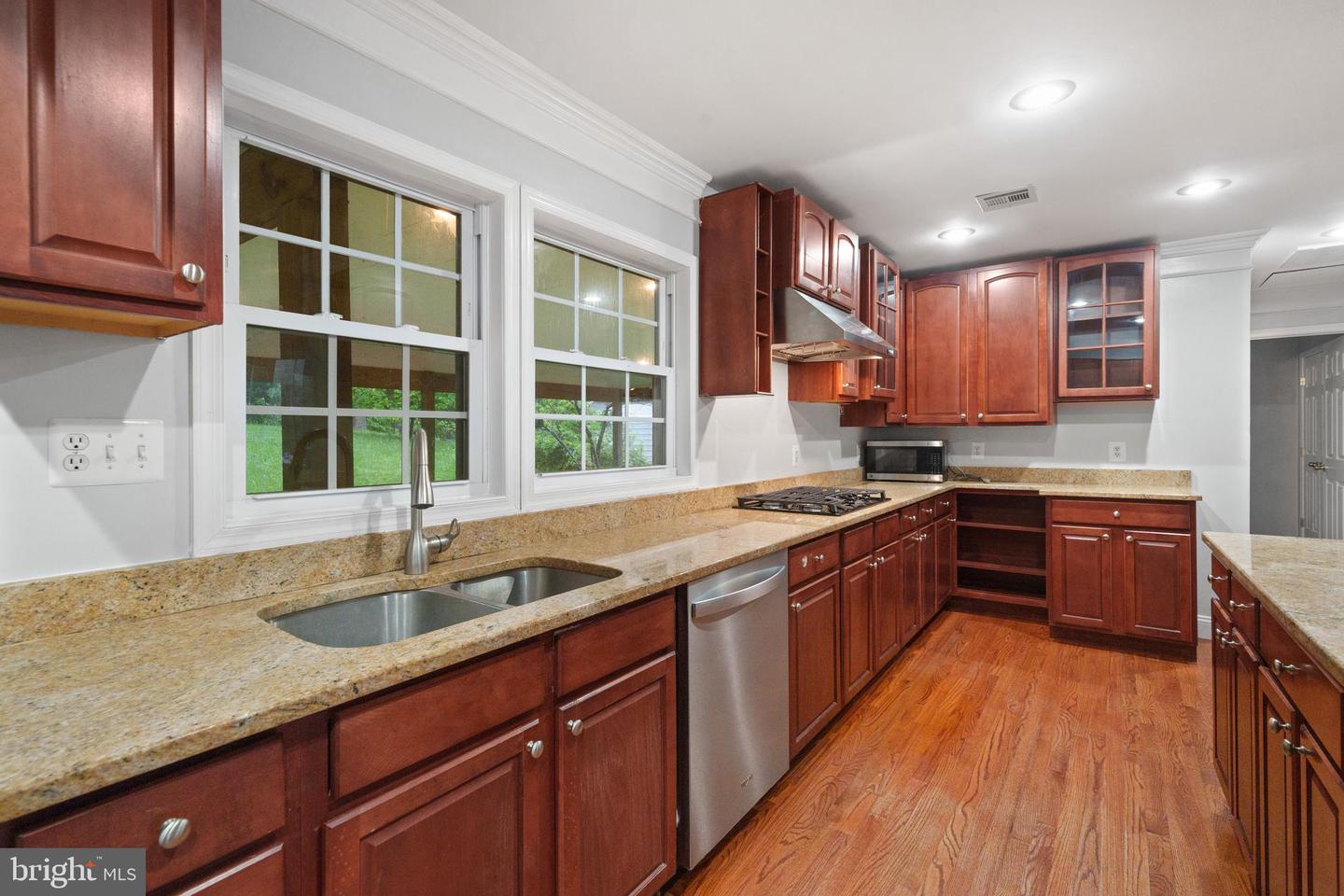 14504 FULLERTON RD, WOODBRIDGE, Virginia 22193, 5 Bedrooms Bedrooms, ,3 BathroomsBathrooms,Residential,For sale,14504 FULLERTON RD,VAPW2094484 MLS # VAPW2094484