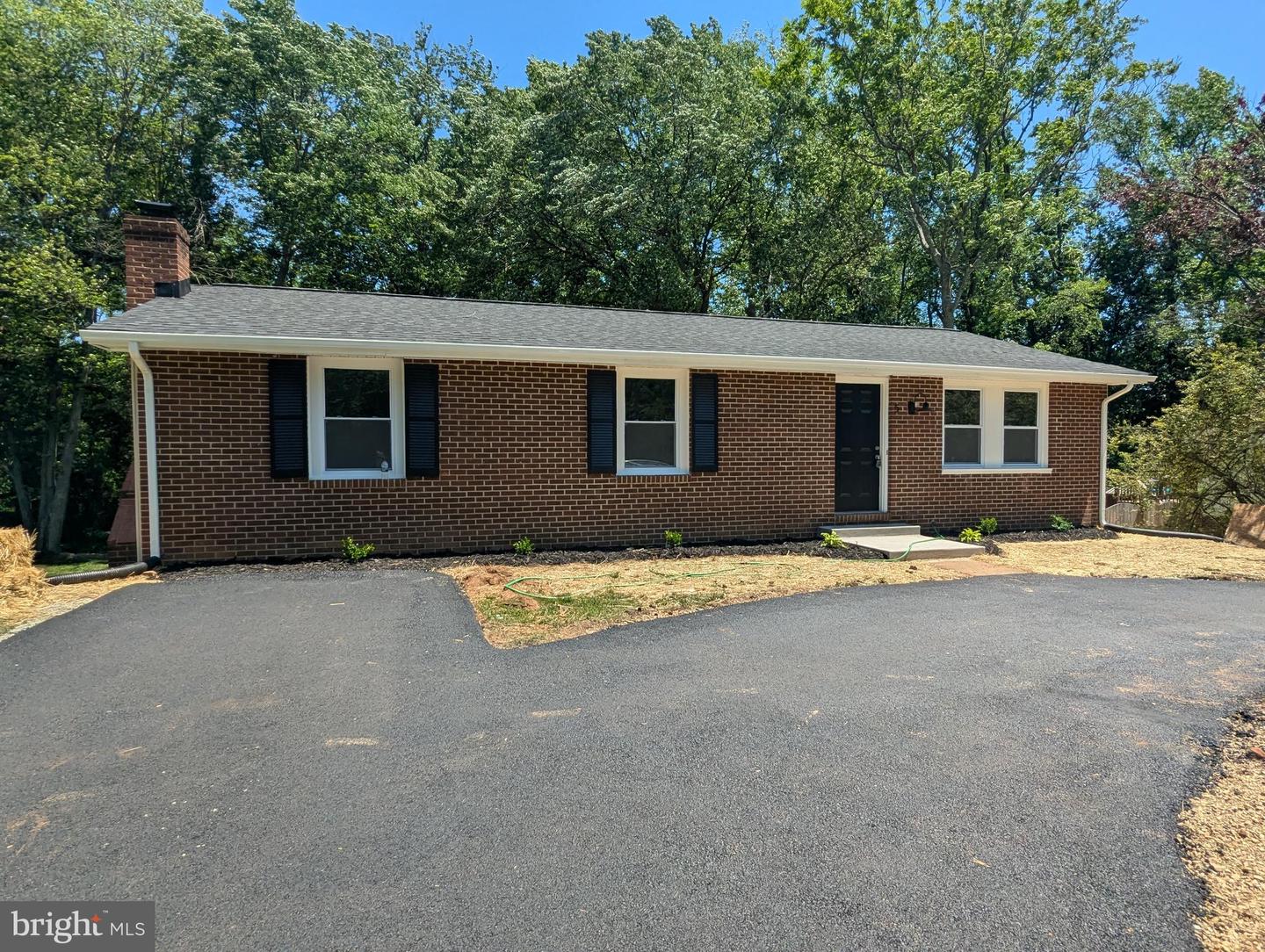5 TIMBERLAND DR, FREDERICKSBURG, Virginia 22407, 5 Bedrooms Bedrooms, ,3 BathroomsBathrooms,Residential,For sale,5 TIMBERLAND DR,VASP2033110 MLS # VASP2033110