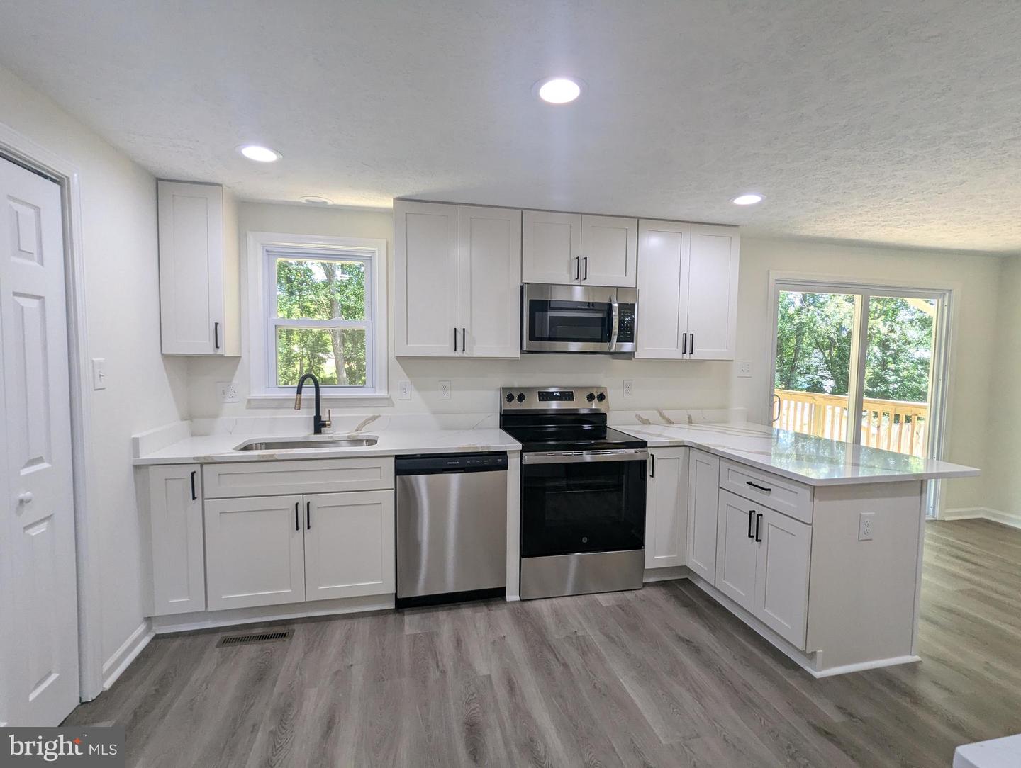 5 TIMBERLAND DR, FREDERICKSBURG, Virginia 22407, 5 Bedrooms Bedrooms, ,3 BathroomsBathrooms,Residential,For sale,5 TIMBERLAND DR,VASP2033110 MLS # VASP2033110