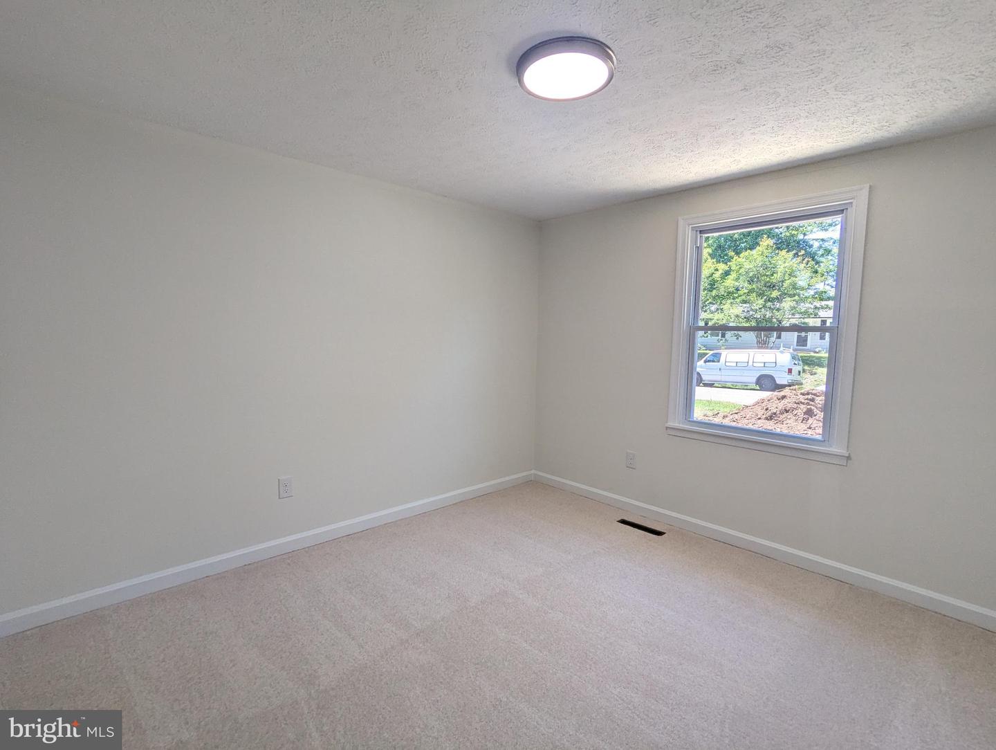 5 TIMBERLAND DR, FREDERICKSBURG, Virginia 22407, 5 Bedrooms Bedrooms, ,3 BathroomsBathrooms,Residential,For sale,5 TIMBERLAND DR,VASP2033110 MLS # VASP2033110