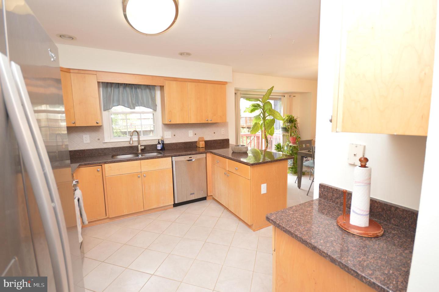 12319 FOX LAKE CT, FAIRFAX, Virginia 22033, 3 Bedrooms Bedrooms, ,2 BathroomsBathrooms,Residential,For sale,12319 FOX LAKE CT,VAFX2240426 MLS # VAFX2240426