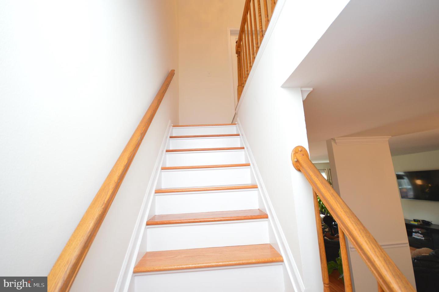 12319 FOX LAKE CT, FAIRFAX, Virginia 22033, 3 Bedrooms Bedrooms, ,2 BathroomsBathrooms,Residential,For sale,12319 FOX LAKE CT,VAFX2240426 MLS # VAFX2240426
