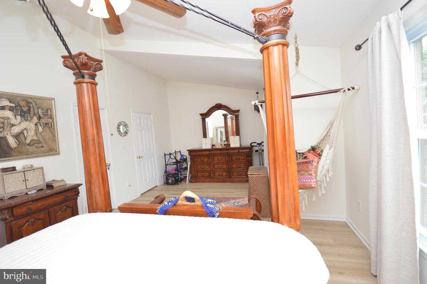 12319 FOX LAKE CT, FAIRFAX, Virginia 22033, 3 Bedrooms Bedrooms, ,2 BathroomsBathrooms,Residential,For sale,12319 FOX LAKE CT,VAFX2240426 MLS # VAFX2240426
