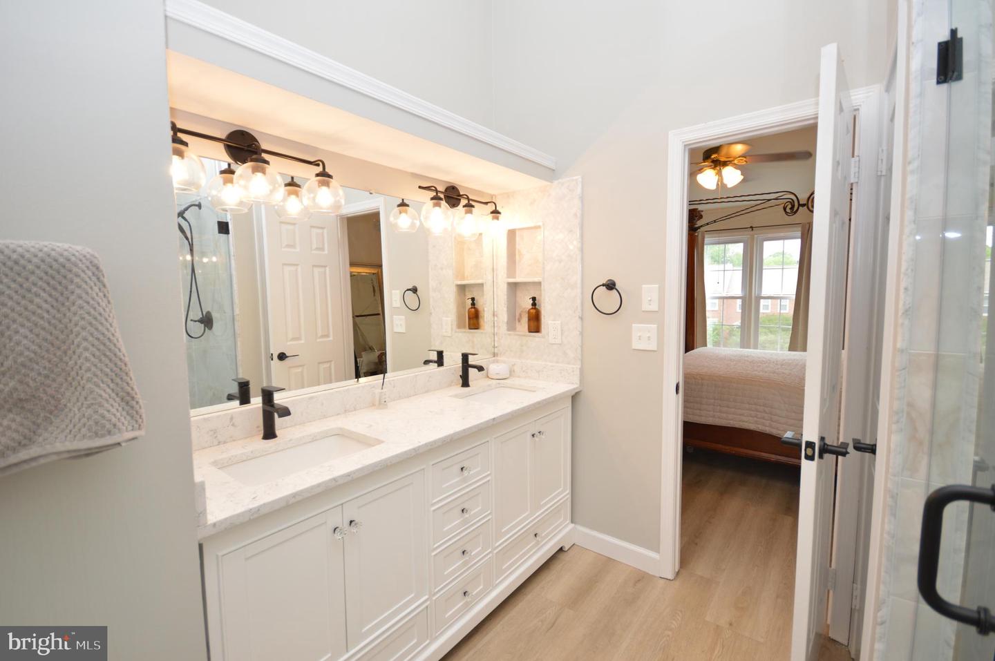 12319 FOX LAKE CT, FAIRFAX, Virginia 22033, 3 Bedrooms Bedrooms, ,2 BathroomsBathrooms,Residential,For sale,12319 FOX LAKE CT,VAFX2240426 MLS # VAFX2240426