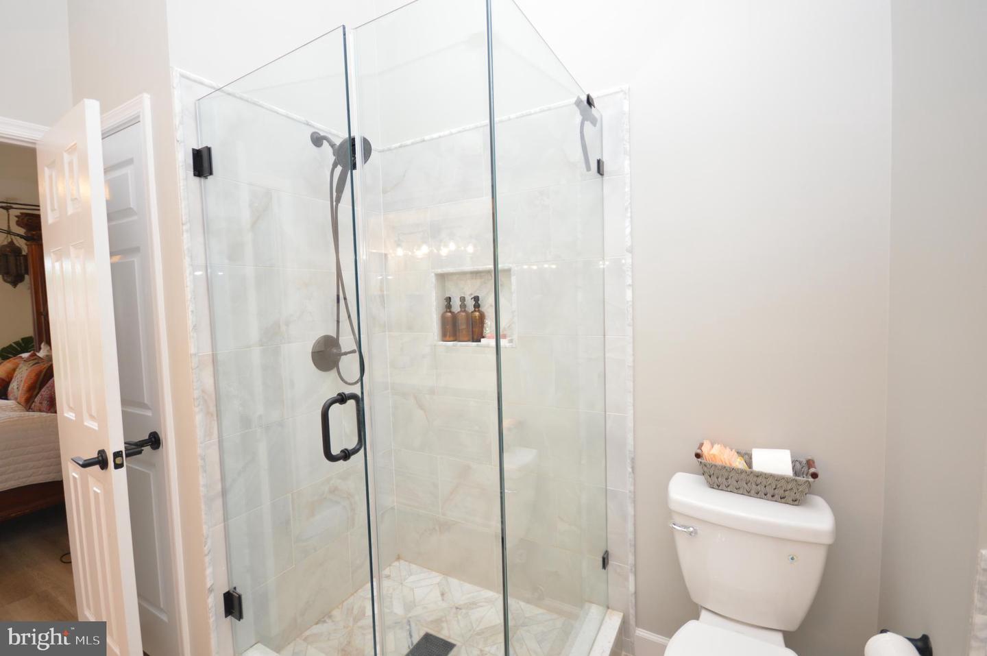 12319 FOX LAKE CT, FAIRFAX, Virginia 22033, 3 Bedrooms Bedrooms, ,2 BathroomsBathrooms,Residential,For sale,12319 FOX LAKE CT,VAFX2240426 MLS # VAFX2240426
