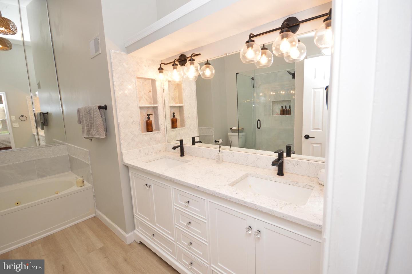 12319 FOX LAKE CT, FAIRFAX, Virginia 22033, 3 Bedrooms Bedrooms, ,2 BathroomsBathrooms,Residential,For sale,12319 FOX LAKE CT,VAFX2240426 MLS # VAFX2240426