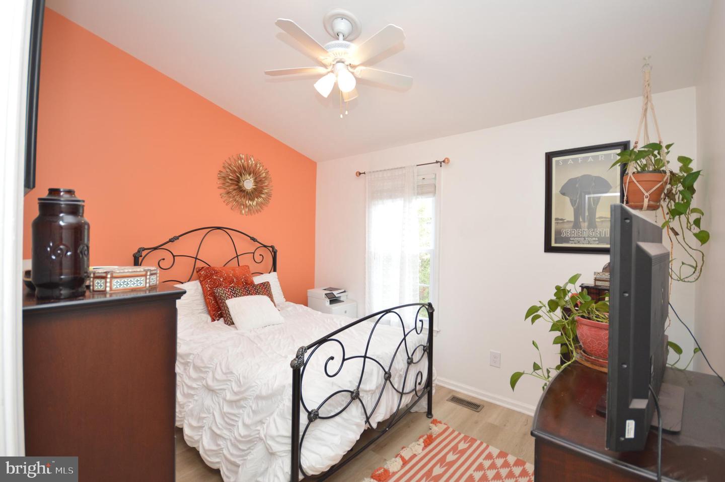 12319 FOX LAKE CT, FAIRFAX, Virginia 22033, 3 Bedrooms Bedrooms, ,2 BathroomsBathrooms,Residential,For sale,12319 FOX LAKE CT,VAFX2240426 MLS # VAFX2240426