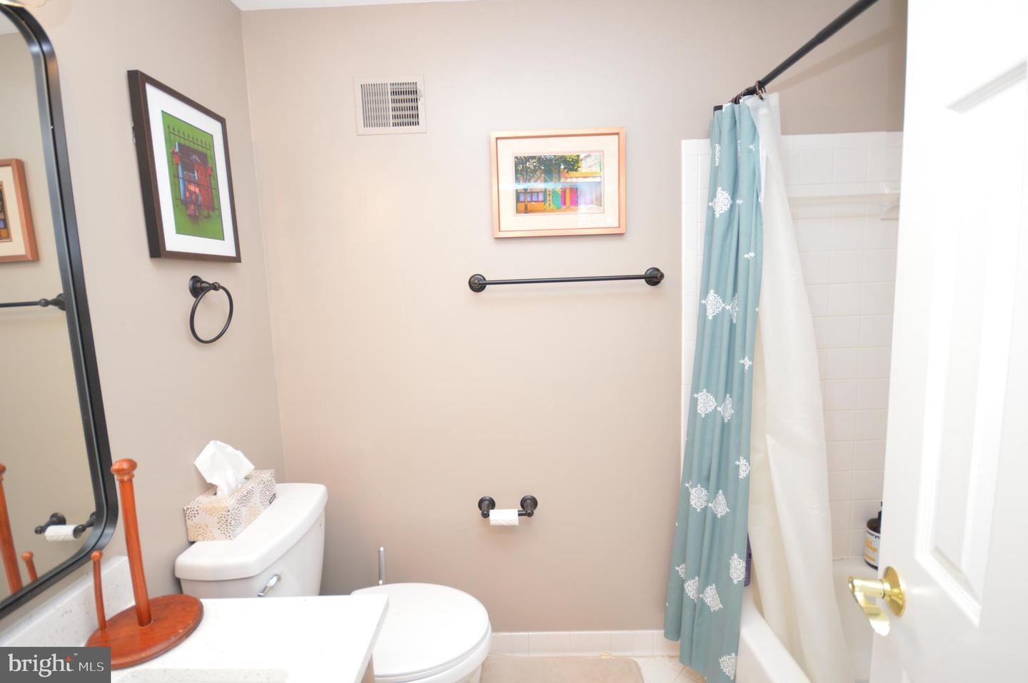 12319 FOX LAKE CT, FAIRFAX, Virginia 22033, 3 Bedrooms Bedrooms, ,2 BathroomsBathrooms,Residential,For sale,12319 FOX LAKE CT,VAFX2240426 MLS # VAFX2240426