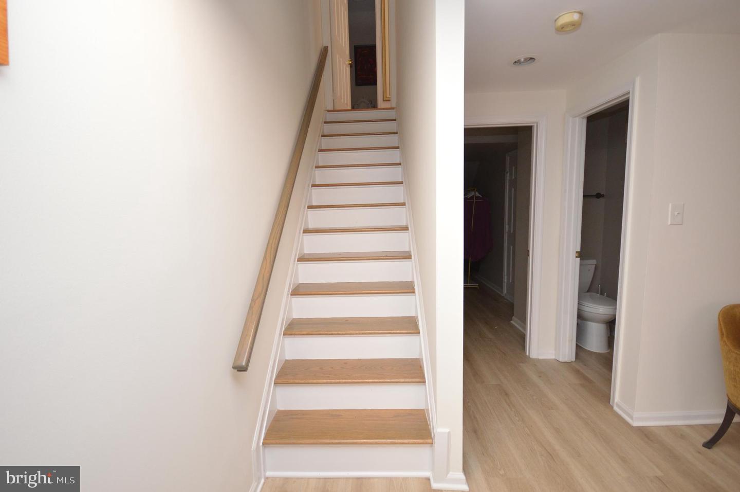 12319 FOX LAKE CT, FAIRFAX, Virginia 22033, 3 Bedrooms Bedrooms, ,2 BathroomsBathrooms,Residential,For sale,12319 FOX LAKE CT,VAFX2240426 MLS # VAFX2240426