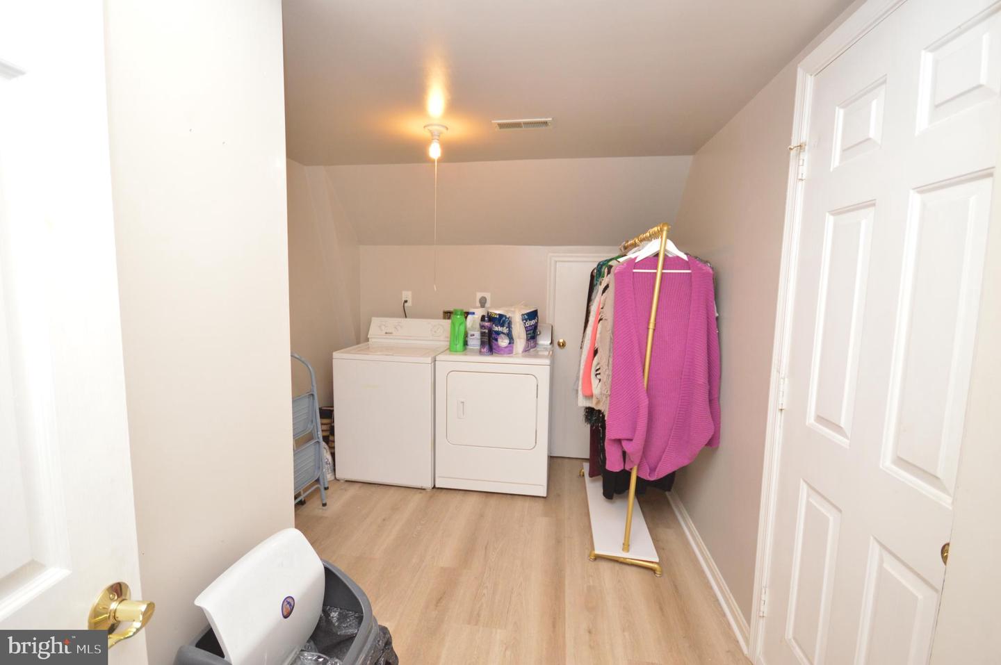 12319 FOX LAKE CT, FAIRFAX, Virginia 22033, 3 Bedrooms Bedrooms, ,2 BathroomsBathrooms,Residential,For sale,12319 FOX LAKE CT,VAFX2240426 MLS # VAFX2240426