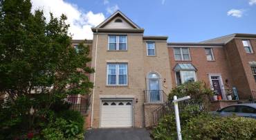 12319 FOX LAKE CT, FAIRFAX, Virginia 22033, 3 Bedrooms Bedrooms, ,2 BathroomsBathrooms,Residential,For sale,12319 FOX LAKE CT,VAFX2240426 MLS # VAFX2240426
