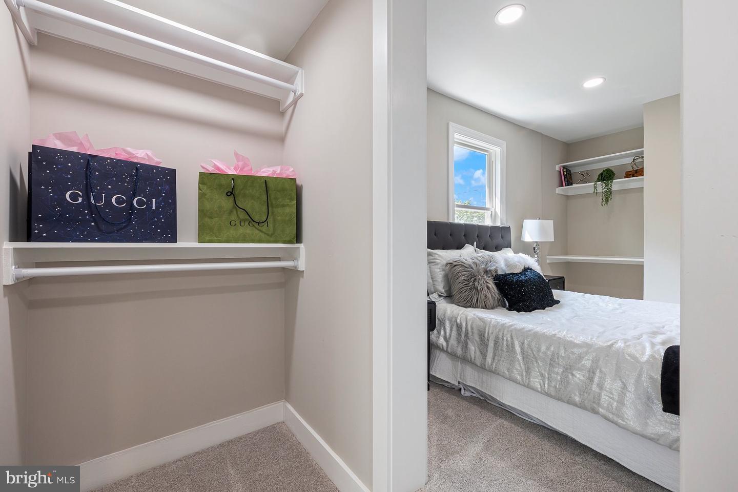 4914 22ND ST N, ARLINGTON, Virginia 22207, 2 Bedrooms Bedrooms, ,2 BathroomsBathrooms,Residential,For sale,4914 22ND ST N,VAAR2057348 MLS # VAAR2057348