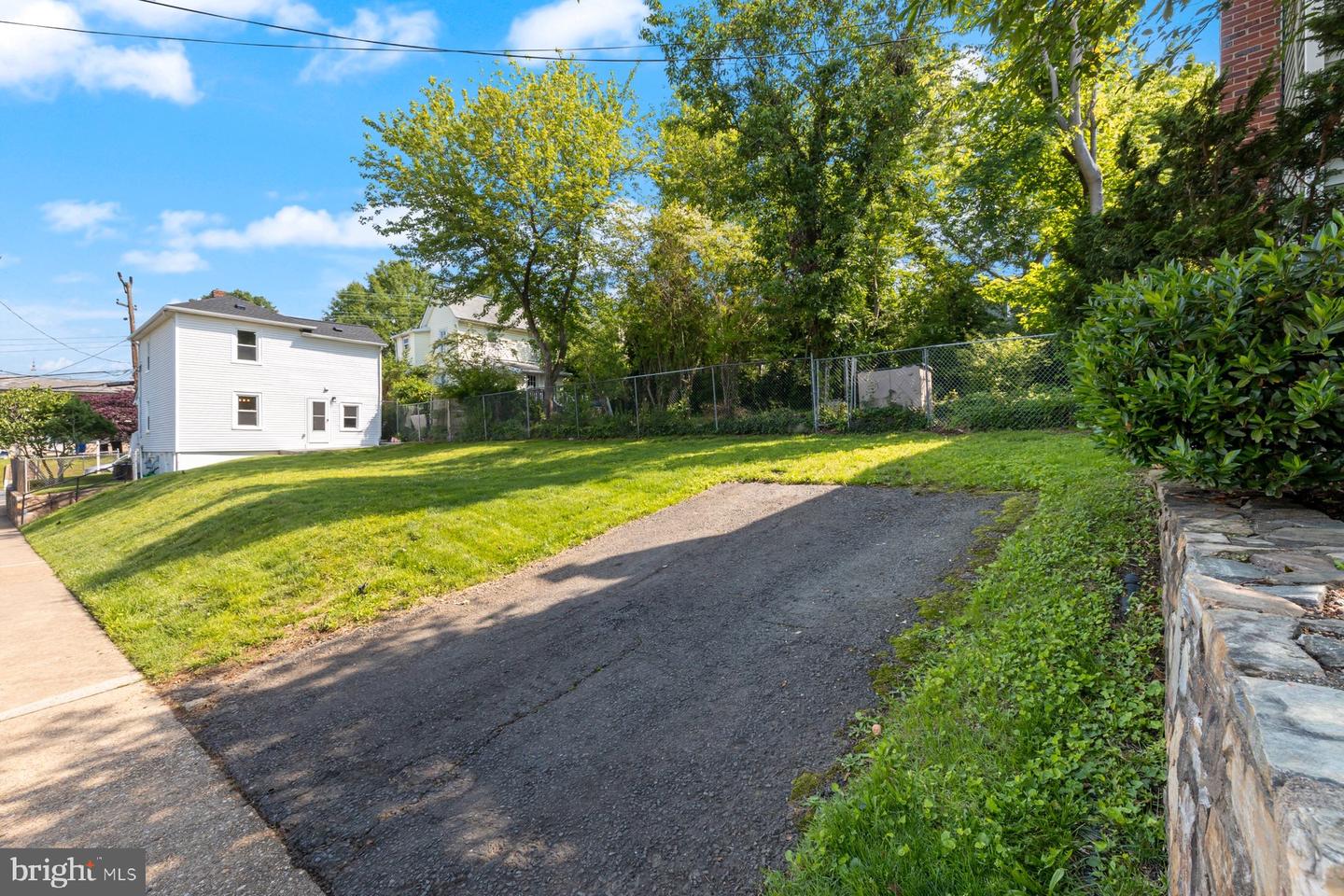 4914 22ND ST N, ARLINGTON, Virginia 22207, 2 Bedrooms Bedrooms, ,2 BathroomsBathrooms,Residential,For sale,4914 22ND ST N,VAAR2057348 MLS # VAAR2057348