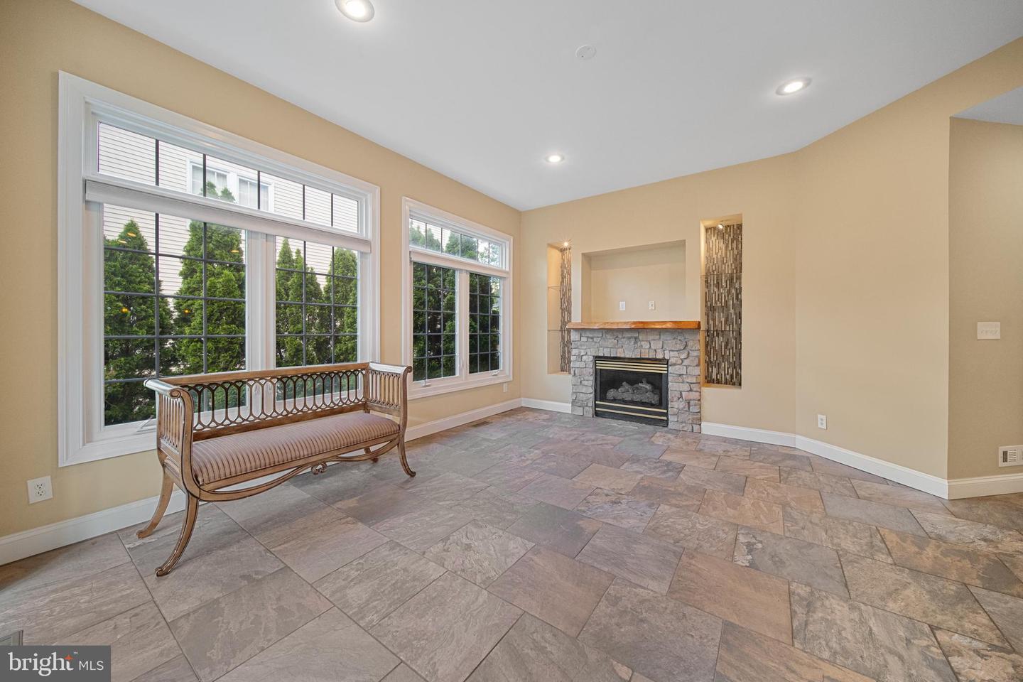 2054 MADRILLON RD, VIENNA, Virginia 22182, 4 Bedrooms Bedrooms, ,4 BathroomsBathrooms,Residential,For sale,2054 MADRILLON RD,VAFX2240190 MLS # VAFX2240190