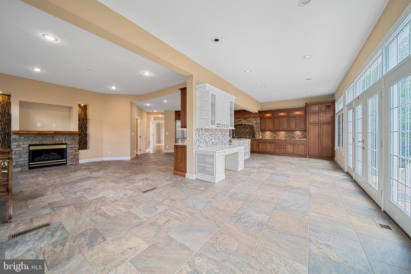 2054 MADRILLON RD, VIENNA, Virginia 22182, 4 Bedrooms Bedrooms, ,4 BathroomsBathrooms,Residential,For sale,2054 MADRILLON RD,VAFX2240190 MLS # VAFX2240190