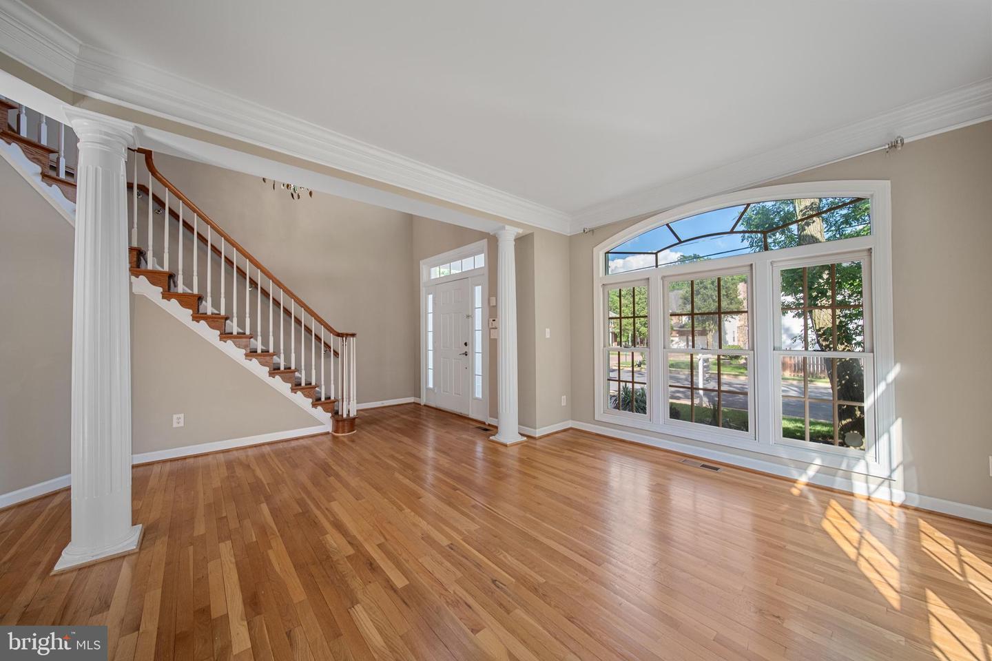 2054 MADRILLON RD, VIENNA, Virginia 22182, 4 Bedrooms Bedrooms, ,4 BathroomsBathrooms,Residential,For sale,2054 MADRILLON RD,VAFX2240190 MLS # VAFX2240190