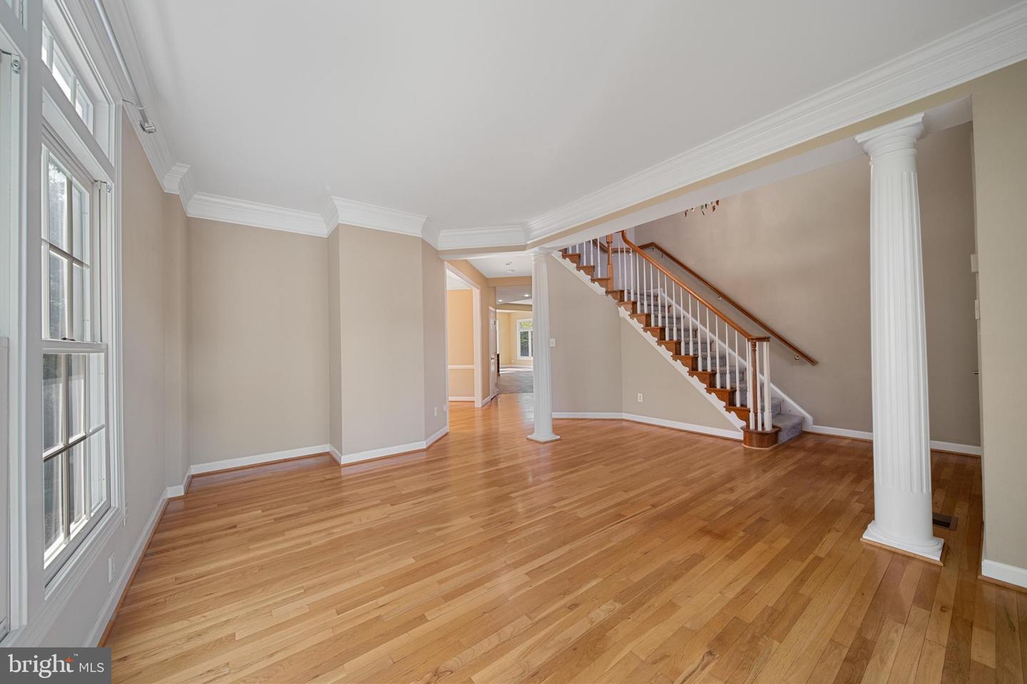 2054 MADRILLON RD, VIENNA, Virginia 22182, 4 Bedrooms Bedrooms, ,4 BathroomsBathrooms,Residential,For sale,2054 MADRILLON RD,VAFX2240190 MLS # VAFX2240190