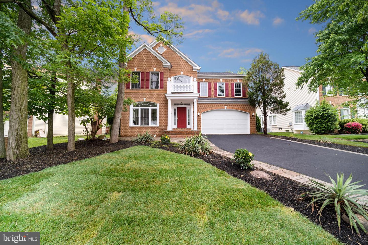 2054 MADRILLON RD, VIENNA, Virginia 22182, 4 Bedrooms Bedrooms, ,4 BathroomsBathrooms,Residential,For sale,2054 MADRILLON RD,VAFX2240190 MLS # VAFX2240190