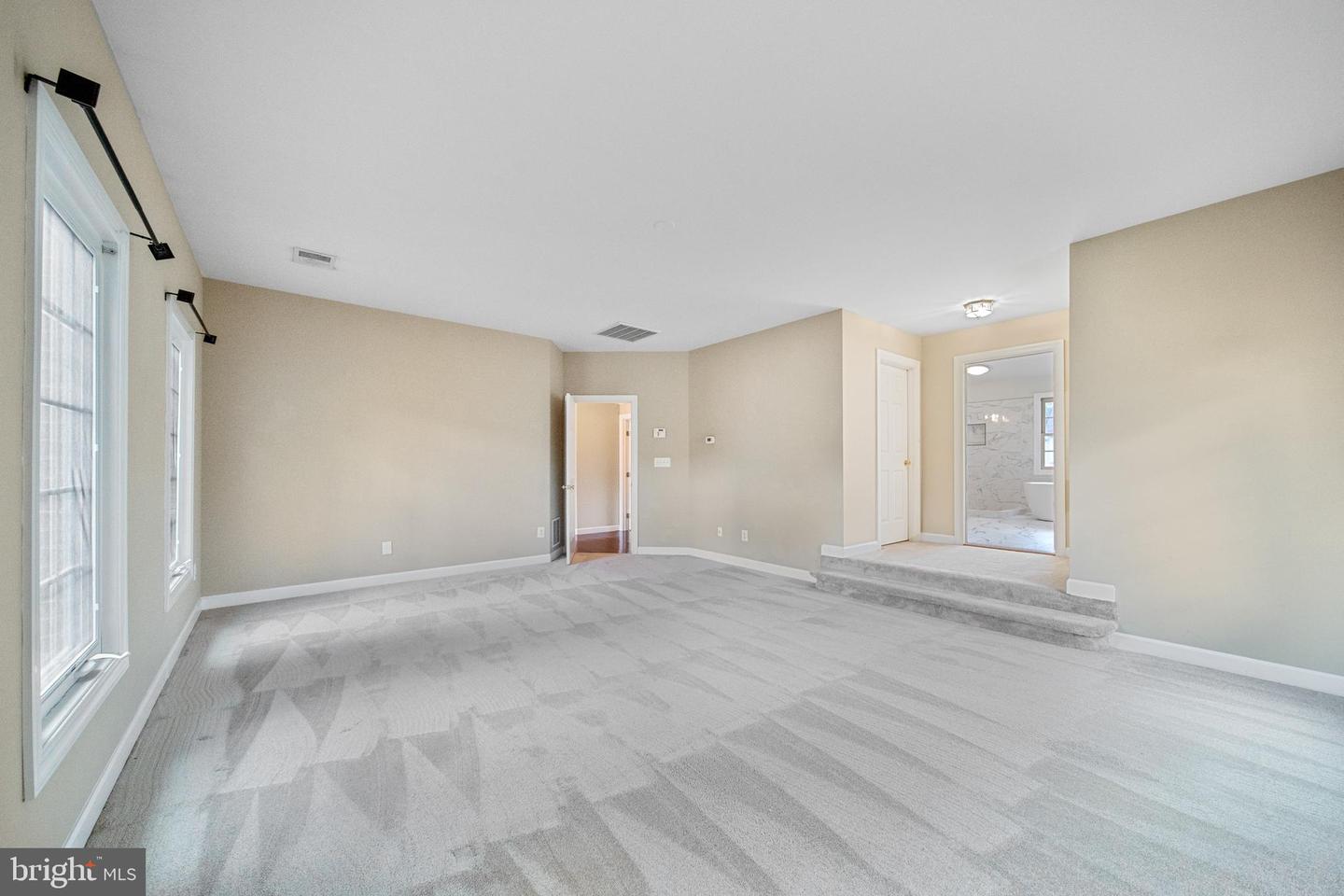 2054 MADRILLON RD, VIENNA, Virginia 22182, 4 Bedrooms Bedrooms, ,4 BathroomsBathrooms,Residential,For sale,2054 MADRILLON RD,VAFX2240190 MLS # VAFX2240190