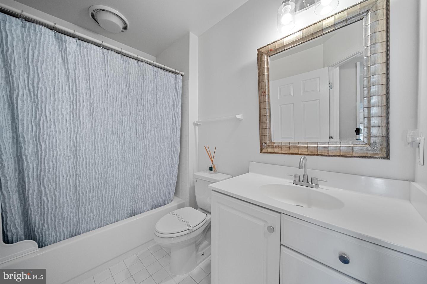 2054 MADRILLON RD, VIENNA, Virginia 22182, 4 Bedrooms Bedrooms, ,4 BathroomsBathrooms,Residential,For sale,2054 MADRILLON RD,VAFX2240190 MLS # VAFX2240190